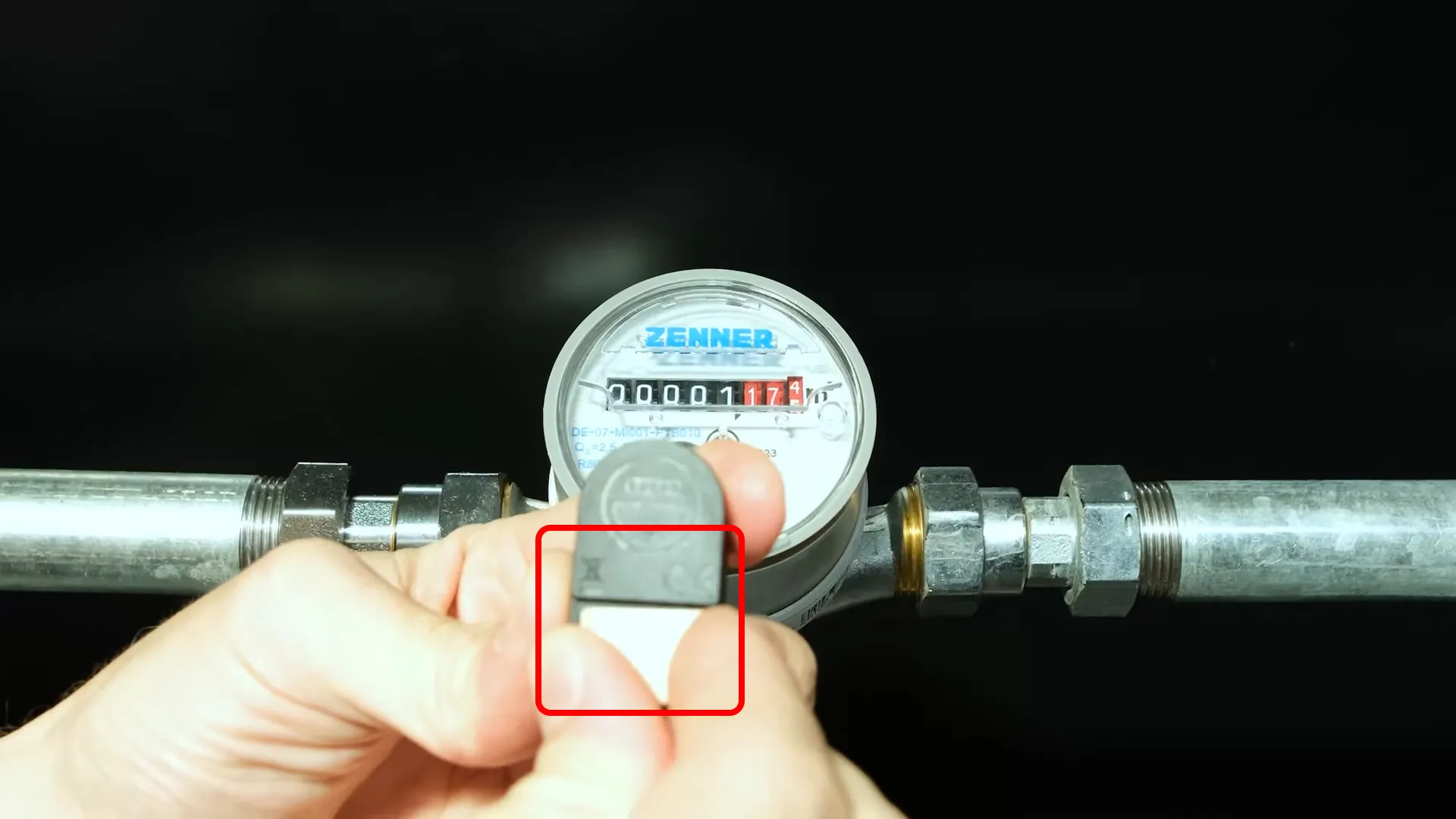 Metal plate attached to wasserleser